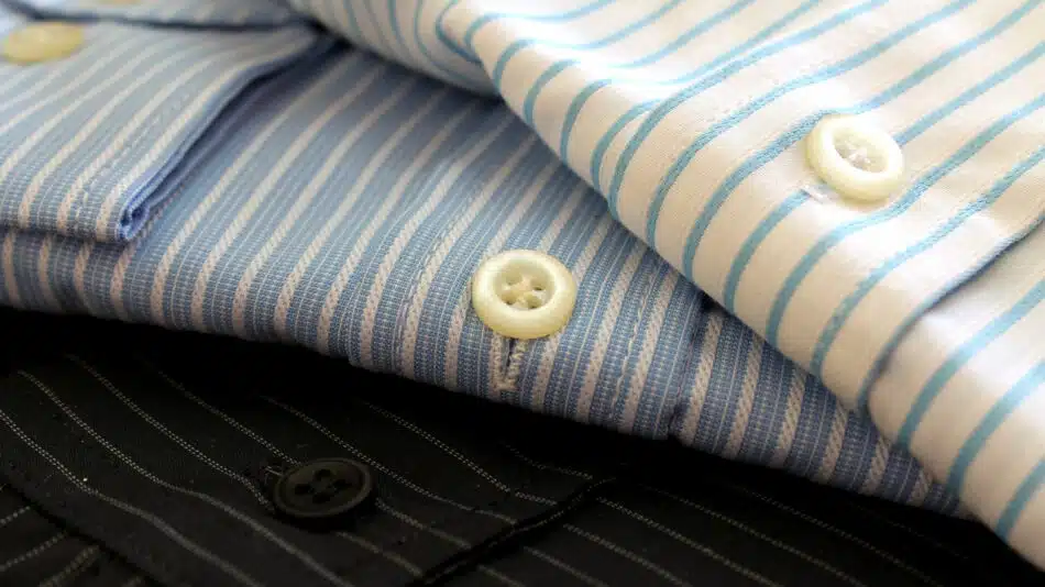 Eté 2023 : looké avec chemise, la grande tendance