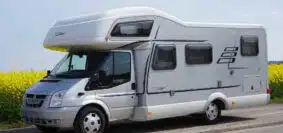 Pourquoi passer par un concessionnaire pour acheter un camping-car ?