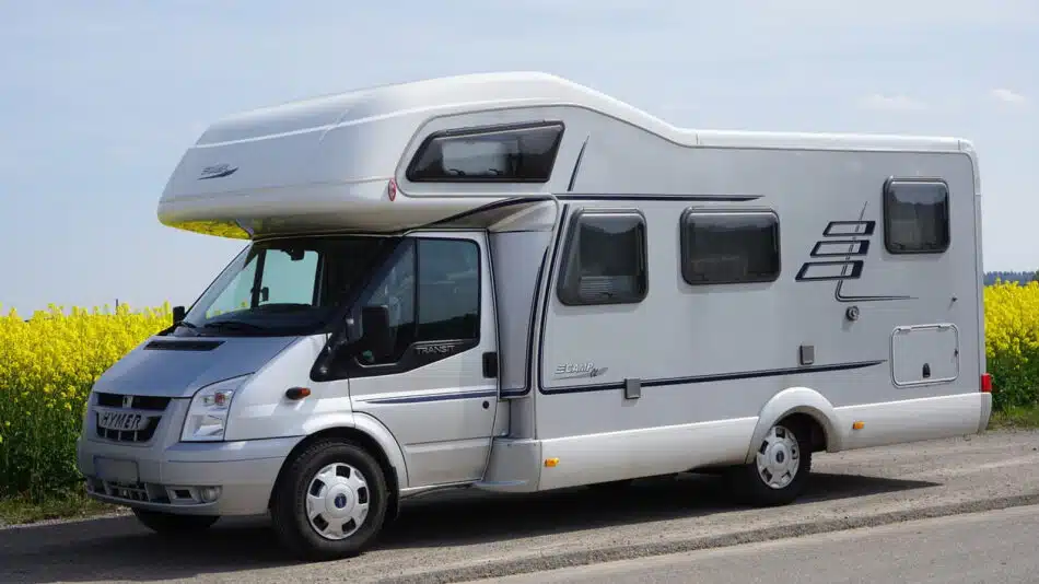 Pourquoi passer par un concessionnaire pour acheter un camping-car ?