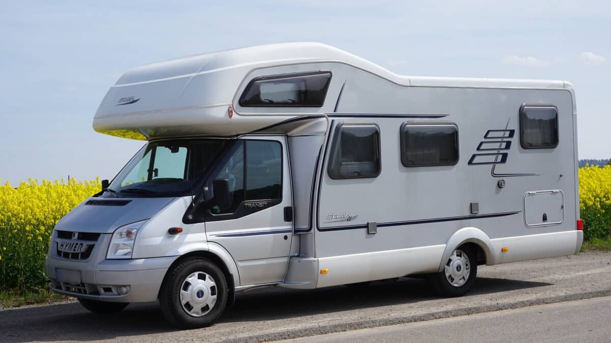 Pourquoi passer par un concessionnaire pour acheter un camping-car ?